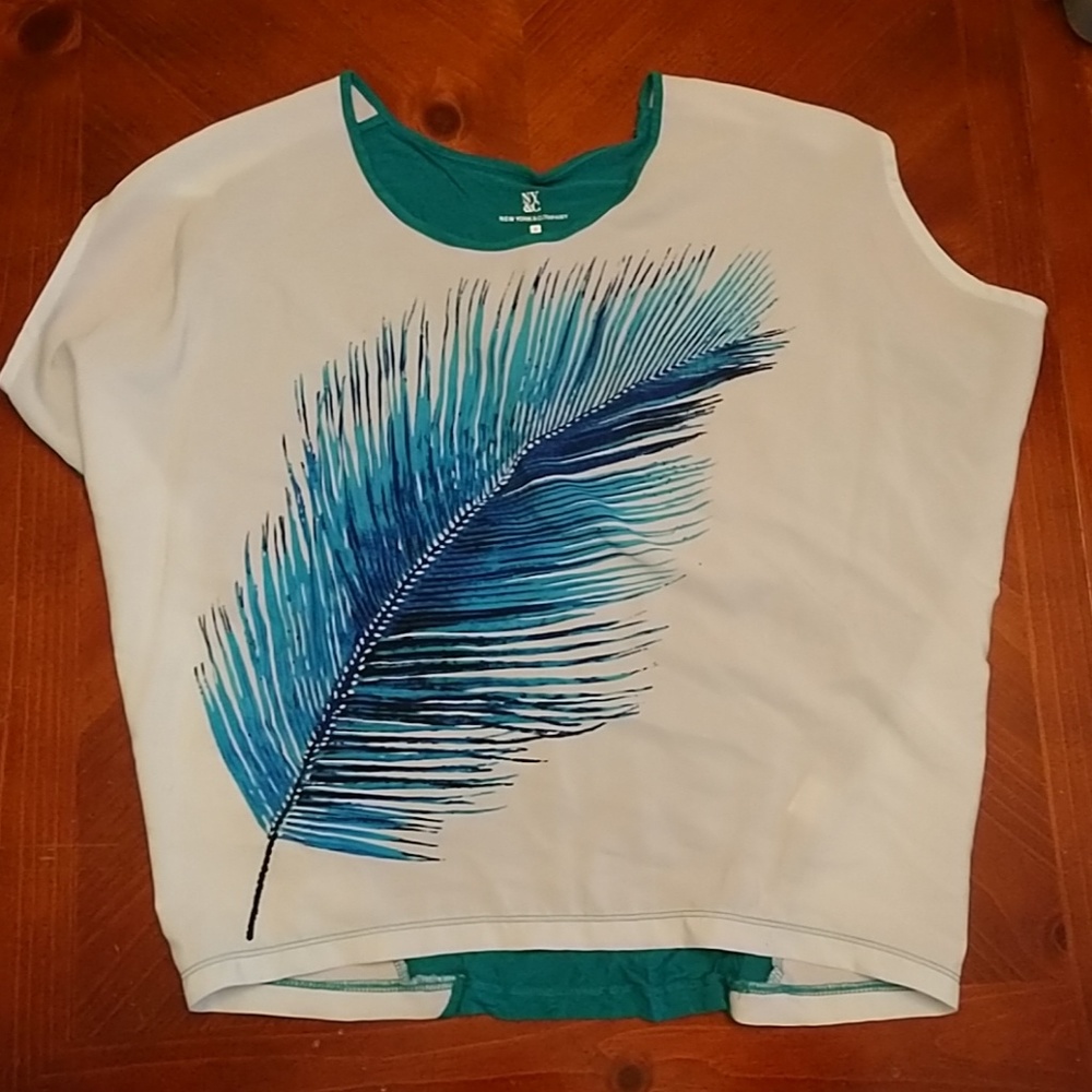 NY&Co Drapey Feather Print Top Sz Small